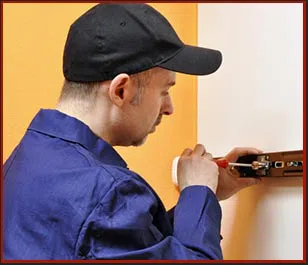 Colorado Springs General Locksmith Colorado Springs, CO 719-581-3015 Colorado Springs General Locksmith Colorado Springs, CO 719-581-3015 - 17-locksmith-service