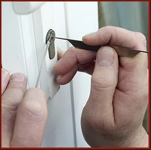 Colorado Springs General Locksmith Colorado Springs, CO 719-581-3015 Colorado Springs General Locksmith Colorado Springs, CO 719-581-3015 - 19-emergency-locksmith-opening